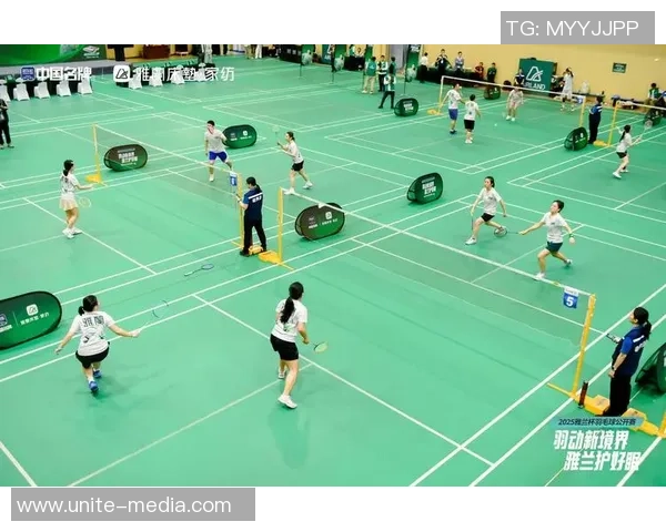 羽毛球的巅峰对决:深入解析上海羽毛球队的强大实力与成就 羽毛球的巅峰对决:深入解析上海羽毛球队的强大实力与成就